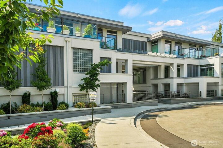 Property Photo: 225 2nd Street S A2 WA 98033