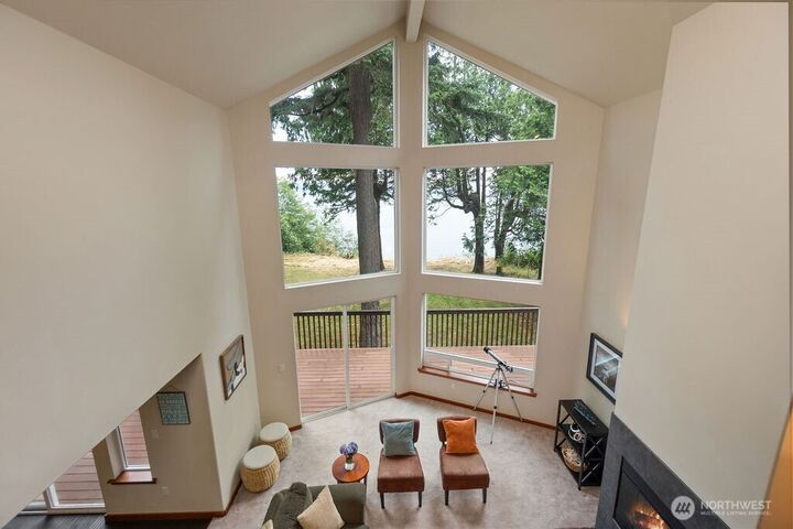 Property Photo: 8 W Gedney Way WA 98206