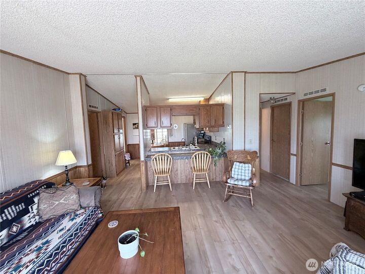 Property Photo:  731  Thomas Road  WA 98926 