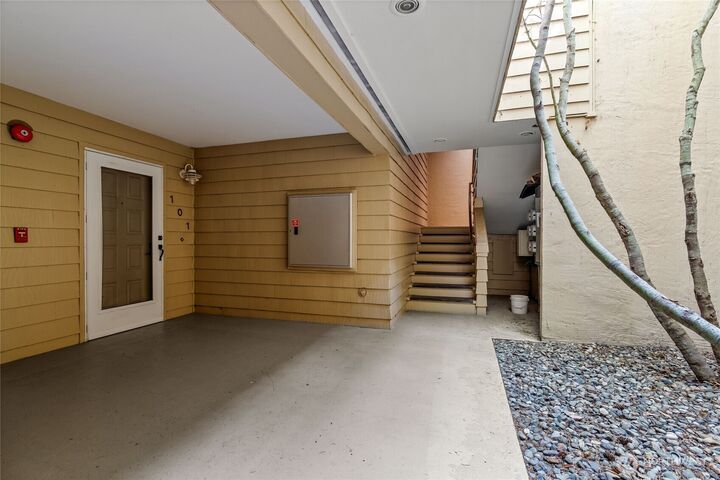 Property Photo:  2811  14th  W 101  WA 98119 