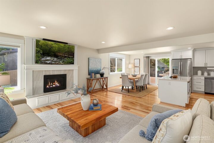 Property Photo:  525  Mount Everest Lane SW  WA 98027 