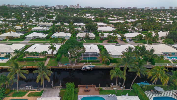 Property Photo: 1111 SW Pepperridge Terrace FL 33486