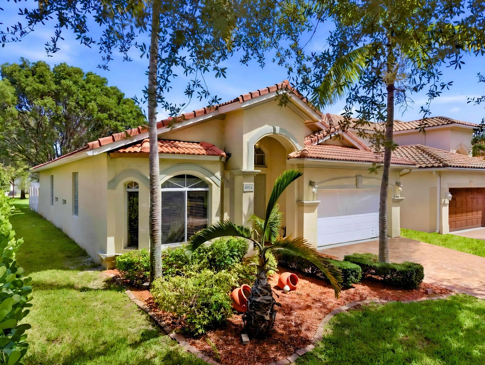 Property Photo: 6906 Aliso Avenue FL 33413