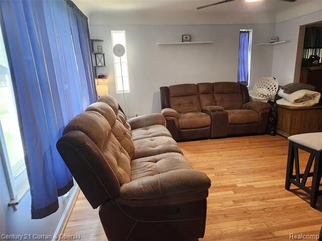 Property Photo: 915 E 14 Mile Road MI 48017