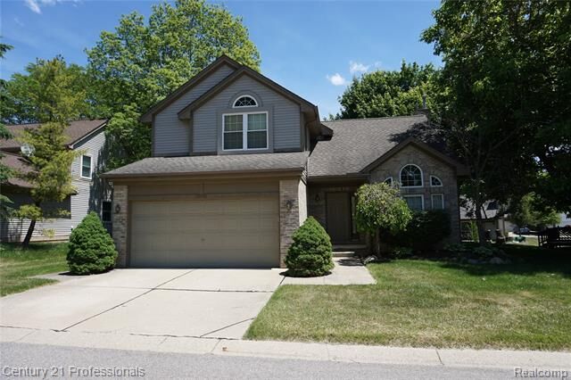 Property Photo:  23244 Potomac Circle  MI 48335 