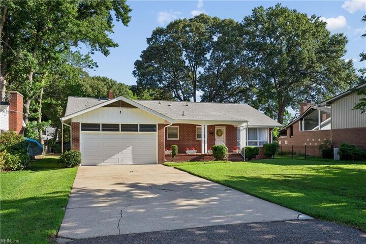 Property Photo:  4 Mimosa Cres  VA 23661 