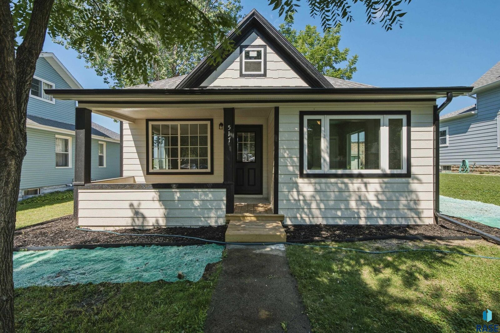 Property Photo:  517 Center Ave  SD 57030 