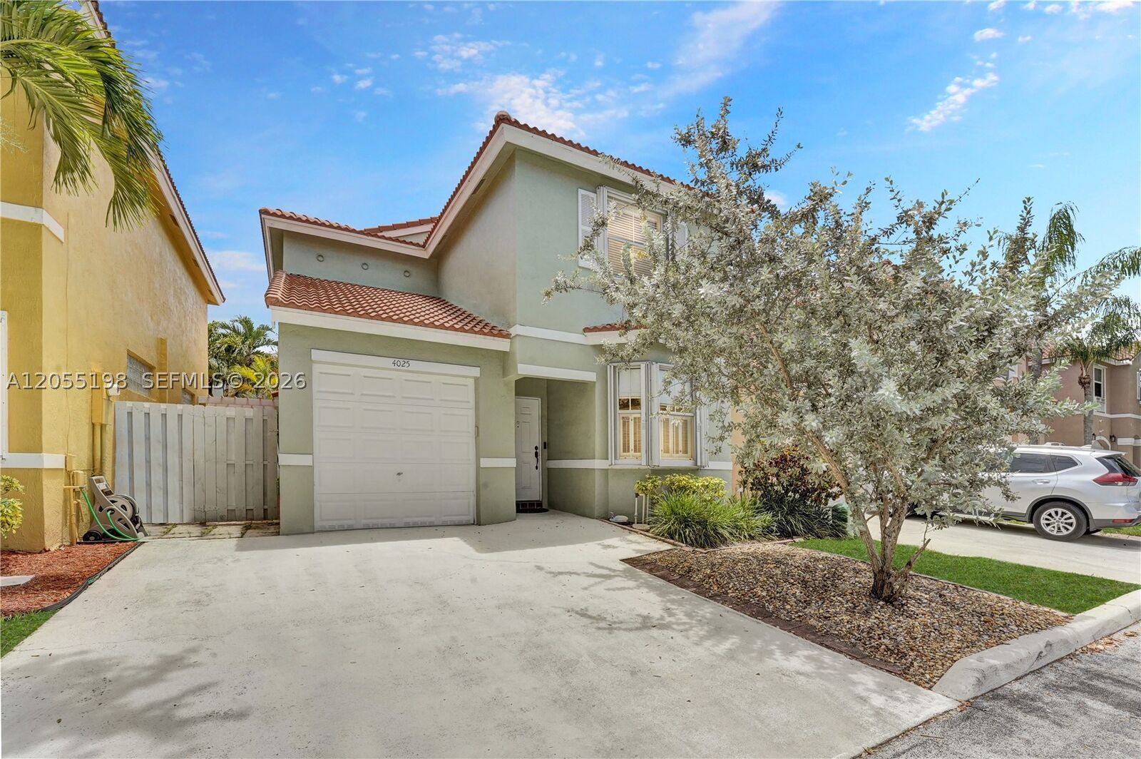Property Photo: 4025 Fern Forest Rd FL 33026