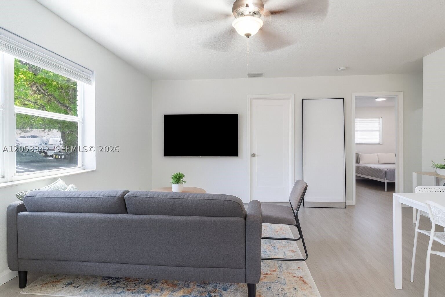 Property Photo:  605 SW 14th Ter  FL 33312 