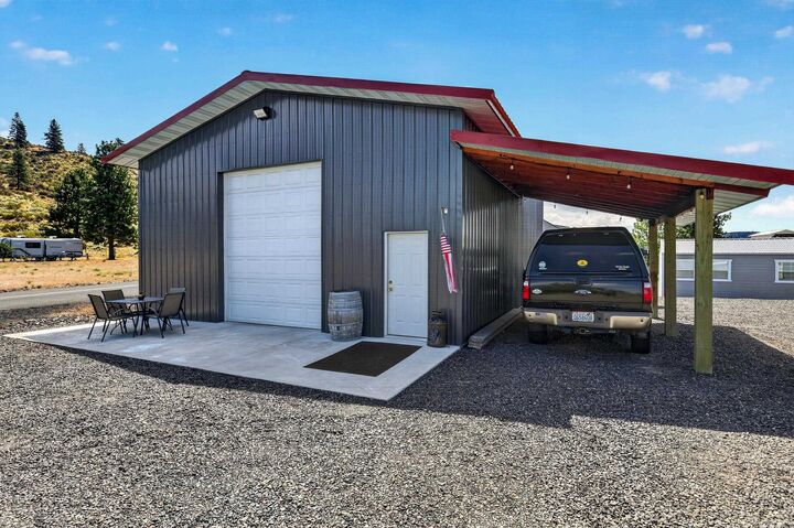Property Photo: 42345 N Doe Rd WA 99122