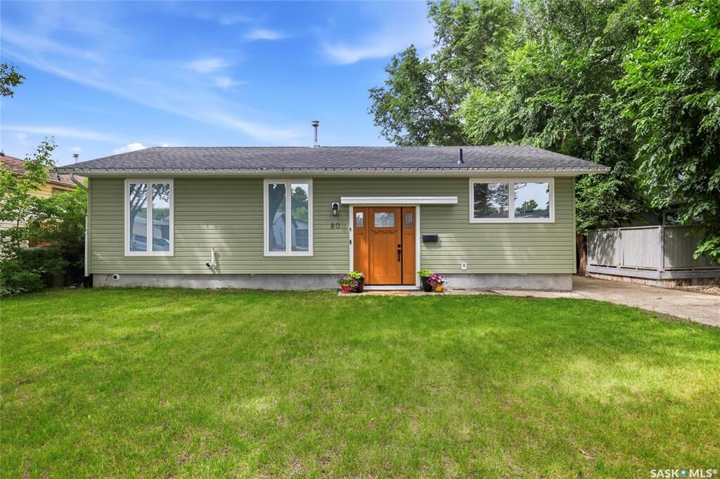 Property Photo:  80 Cameron Crescent  SK S4S 2X2 