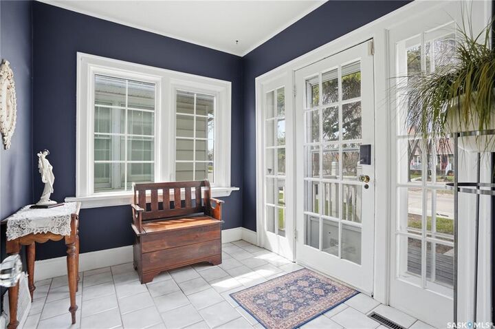 Property Photo:  3625 Victoria Avenue  SK S4T 1M4 