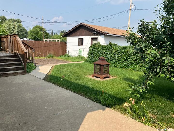Property Photo: 1103 3rd Street W SK S0E 1E0