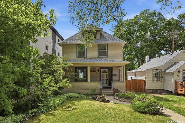 704 McPherson Avenue — photo 1