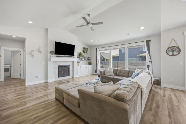 Property Photo:  2765 Broken Top Ave  WA 99354 