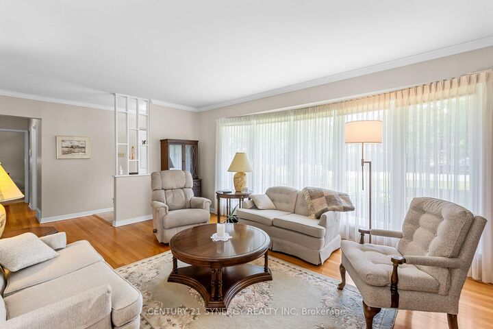 Property Photo:  3 Auburn Street  ON K2H 6L7 