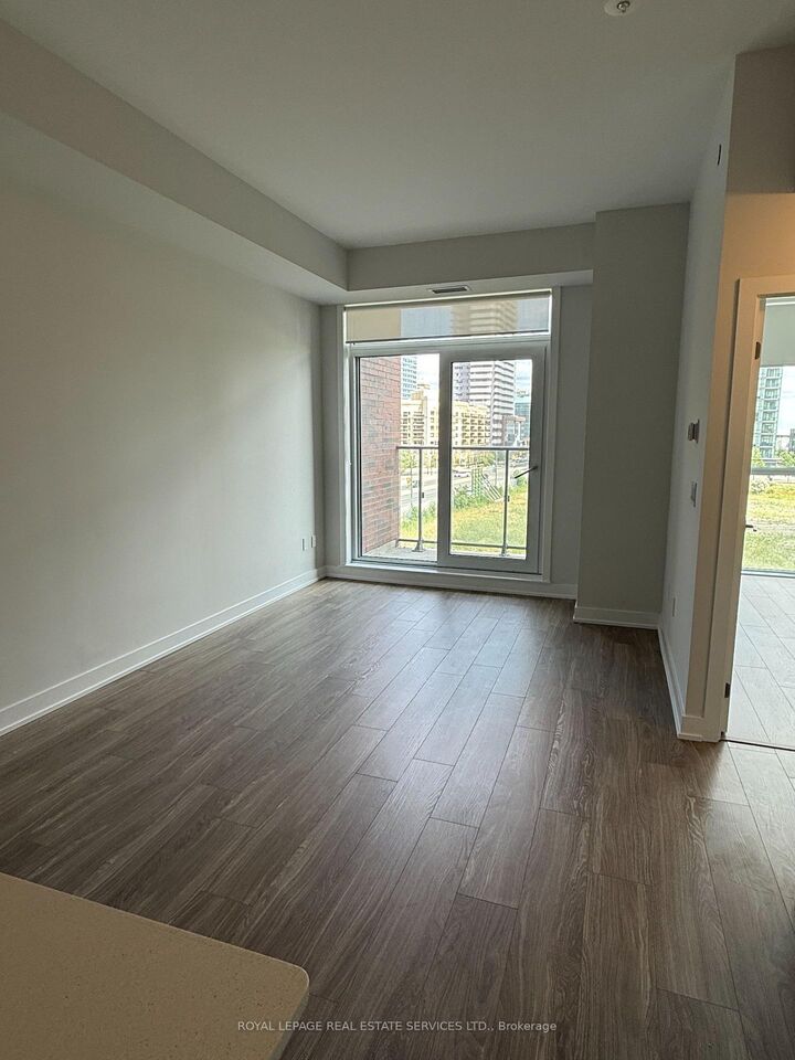 Property Photo: 430 Square One Drive 312 ON L5B 0L6