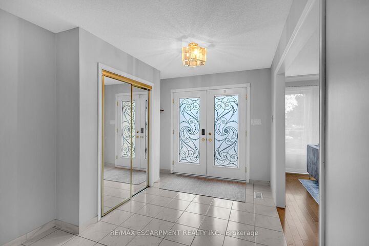Property Photo: 489 Acadia Drive ON L8W 3A3