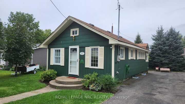 Property Photo: 215 Devon Place ON L0S 1B0