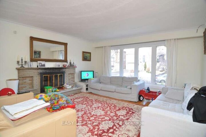 Property Photo: 43 Churchill Avenue ON M6J 2B5