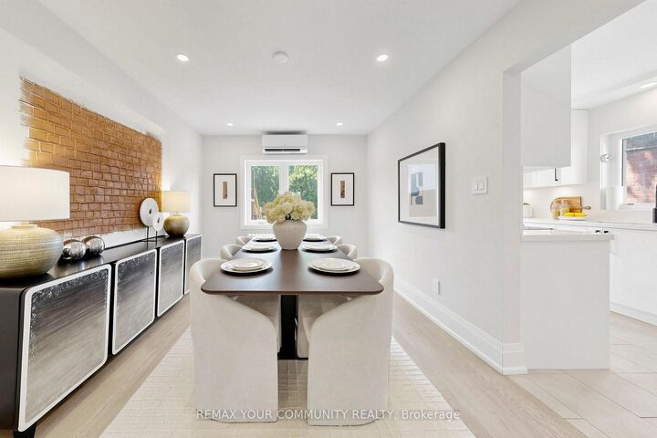 Property Photo: 351 Fairlawn Avenue ON M5M 1T5