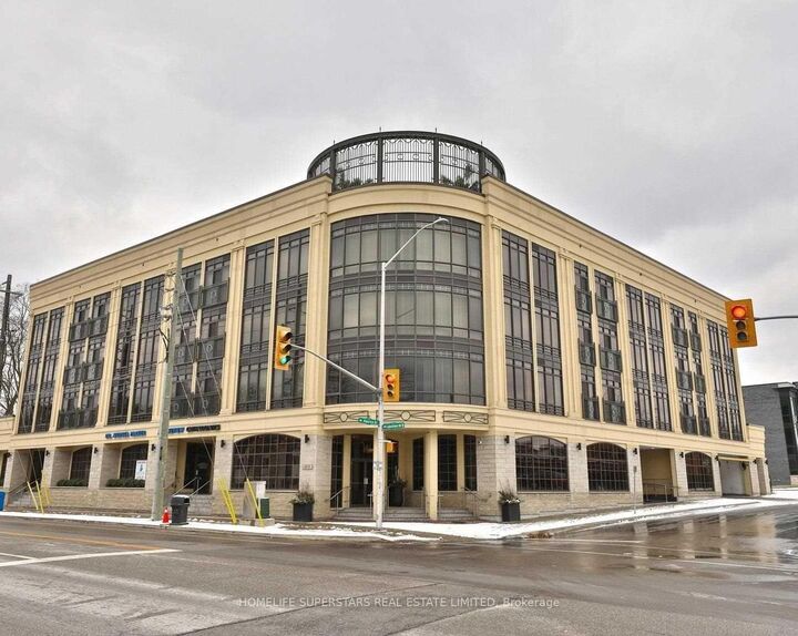 205 Lakeshore Road W 302 — photo 1