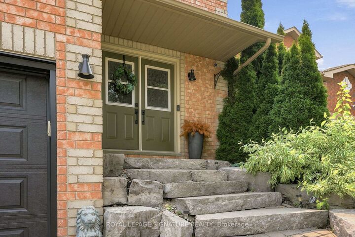 Property Photo: 29 Bartor Boulevard ON L4N 5Y7