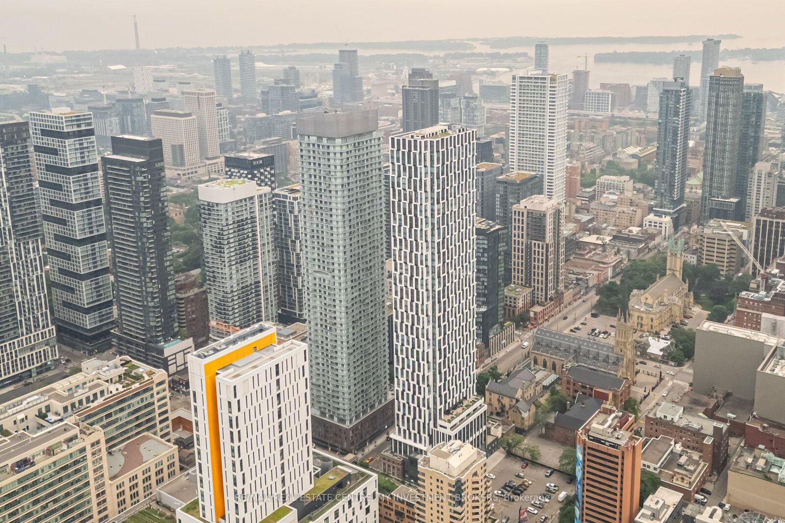 Property Photo: 252 Church Street 4110 ON M5B 0E6