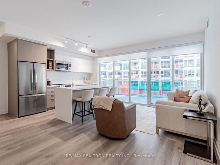333 Sunseeker Avenue 428 — photo 1