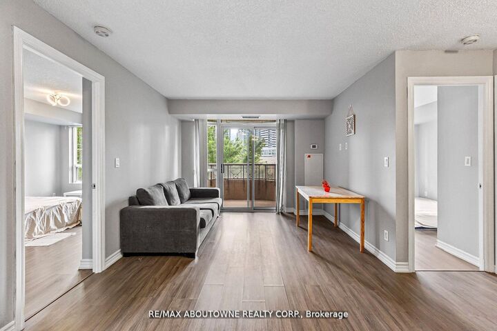 Photo de la propriété: 310 Burnhamthorpe Road W 401 ON L5B 4P9