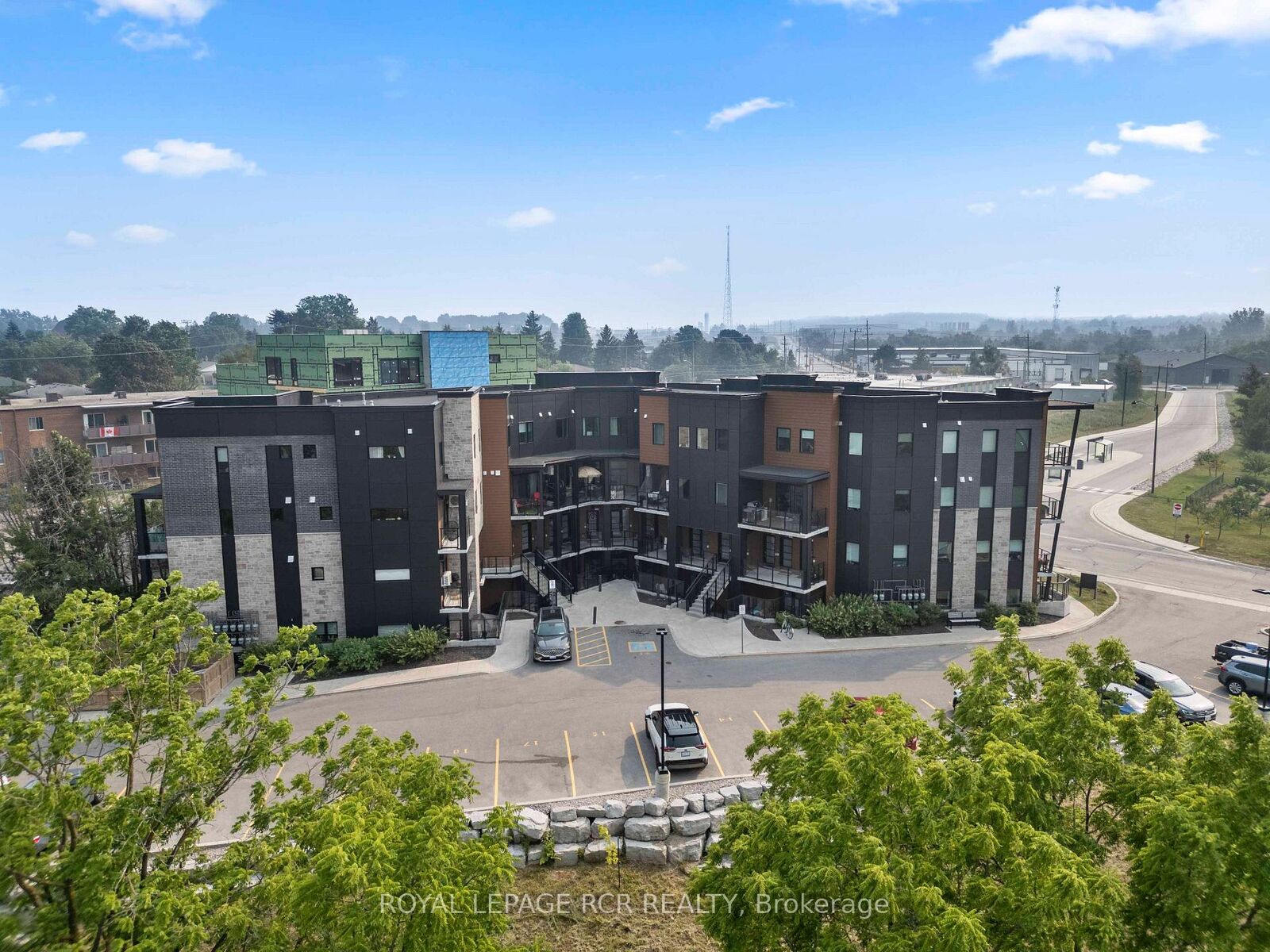 Property Photo: 17 Centre Street 102 ON L9W 7S6