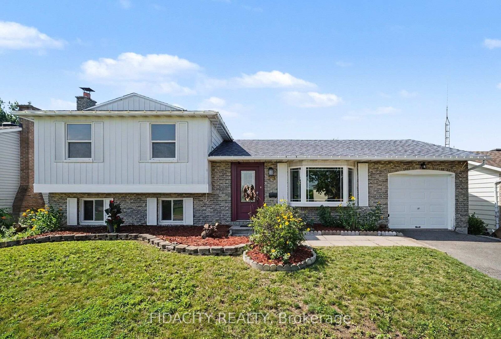 Property Photo: 18 Ross Street ON K7A 4V6