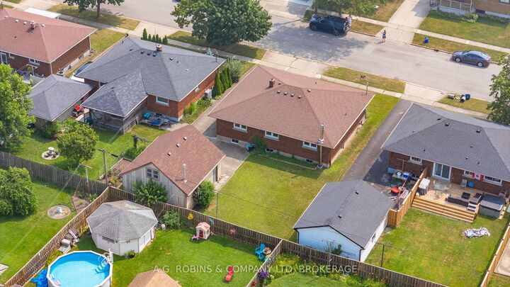 Property Photo: 140 Classic Avenue ON L3B 1P7