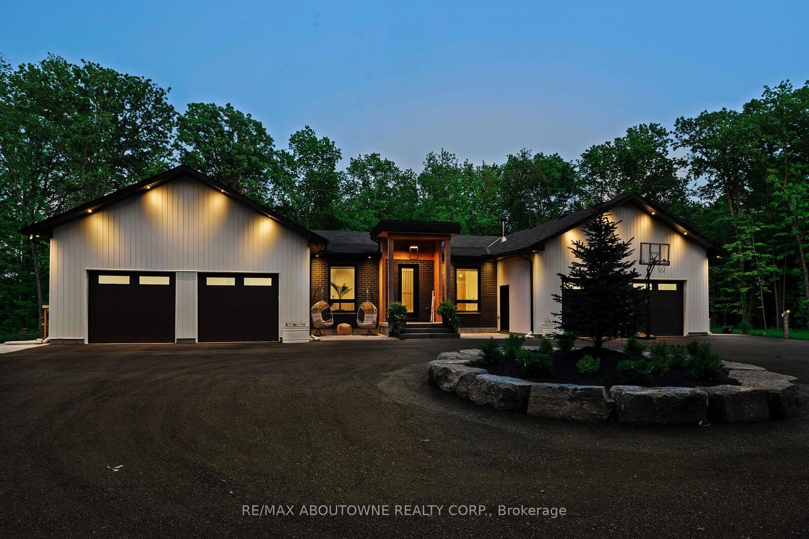 Property Photo: 295 Allen Road ON L3M 4E7