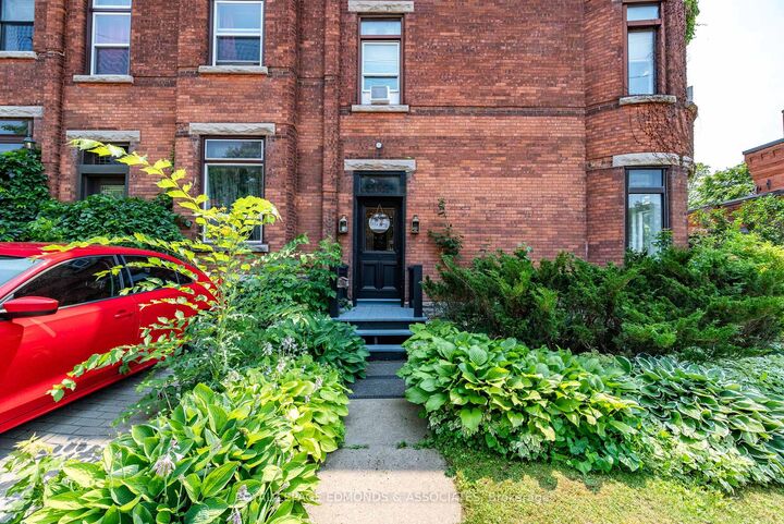 Property Photo: 188 Esther Street ON K8A 3C2