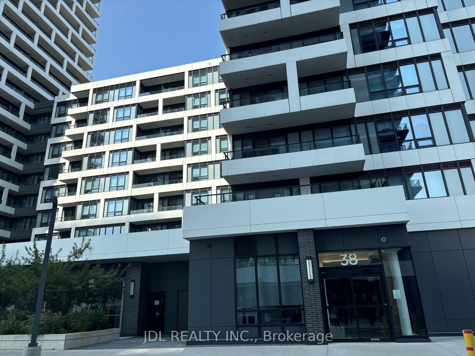Property Photo: 38 Water Walk Drive 711 ON L3R 6M8