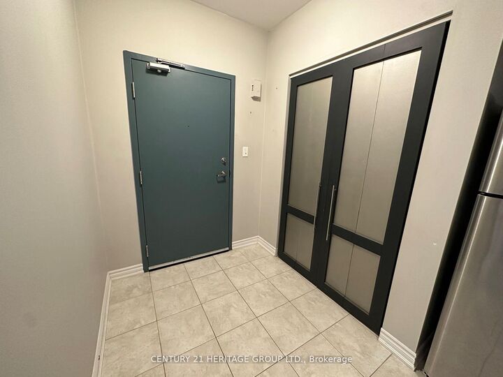Property Photo: 39 Ferndale Drive S 203 ON L4N 5T5