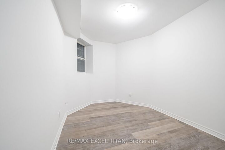 Property Photo:  414 Jarvis Street G4  ON M4Y 3C2 
