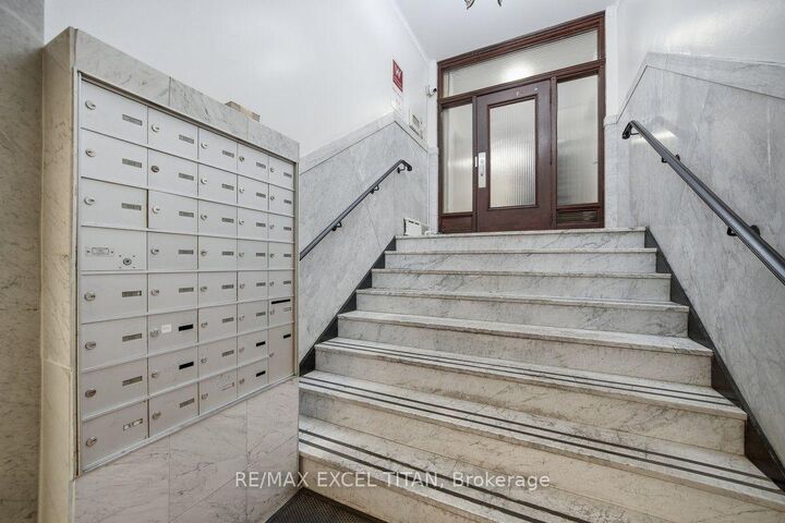 Property Photo:  414 Jarvis Street G4  ON M4Y 3C2 
