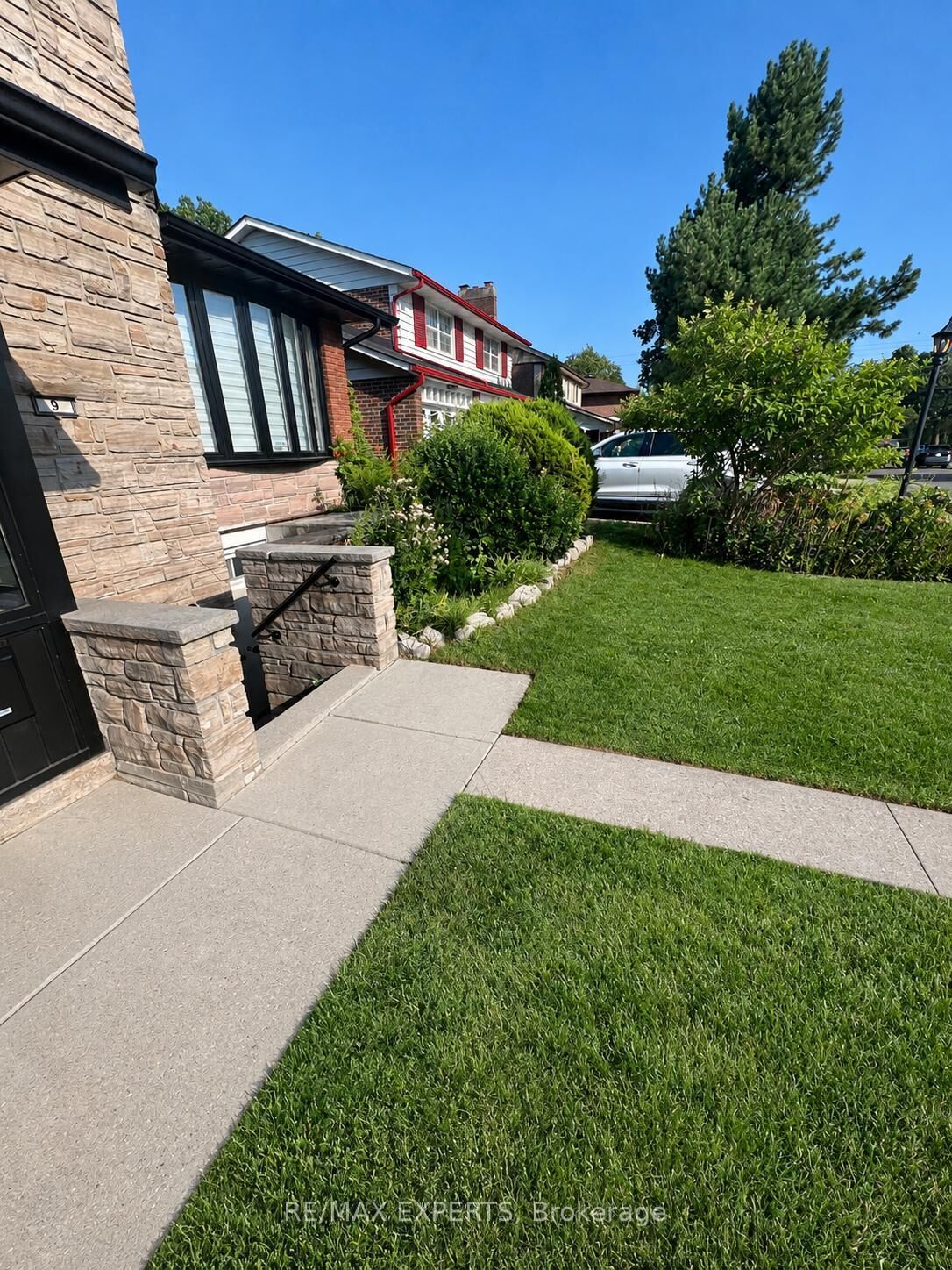 Property Photo: 9 Bridlewood Boulevard ON M1T 1P3