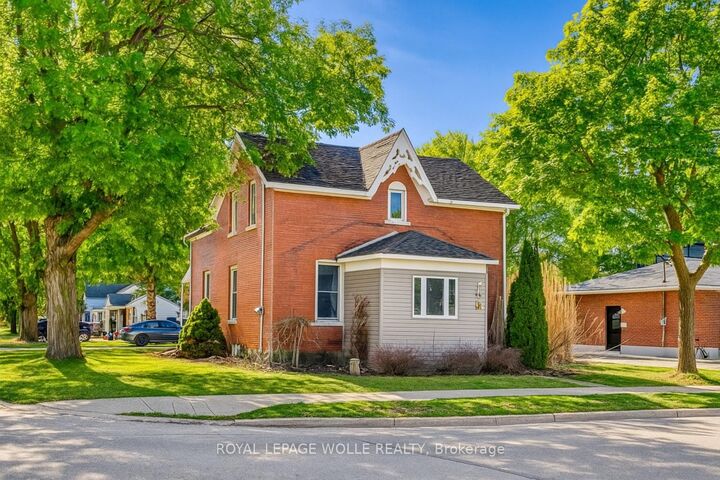 137 Wellington Street — photo 1