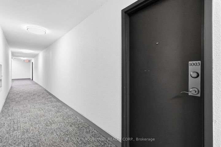 Property Photo: 60 Park Avenue 1003 ON L7G 4Y9
