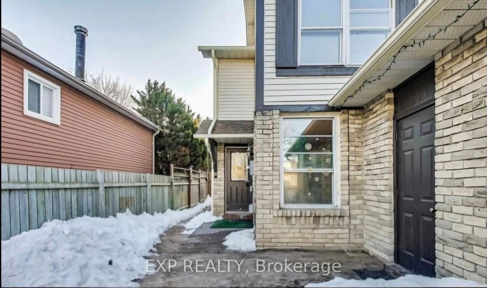 Property Photo:  1266 Northmount Street  ON L1G 7M8 