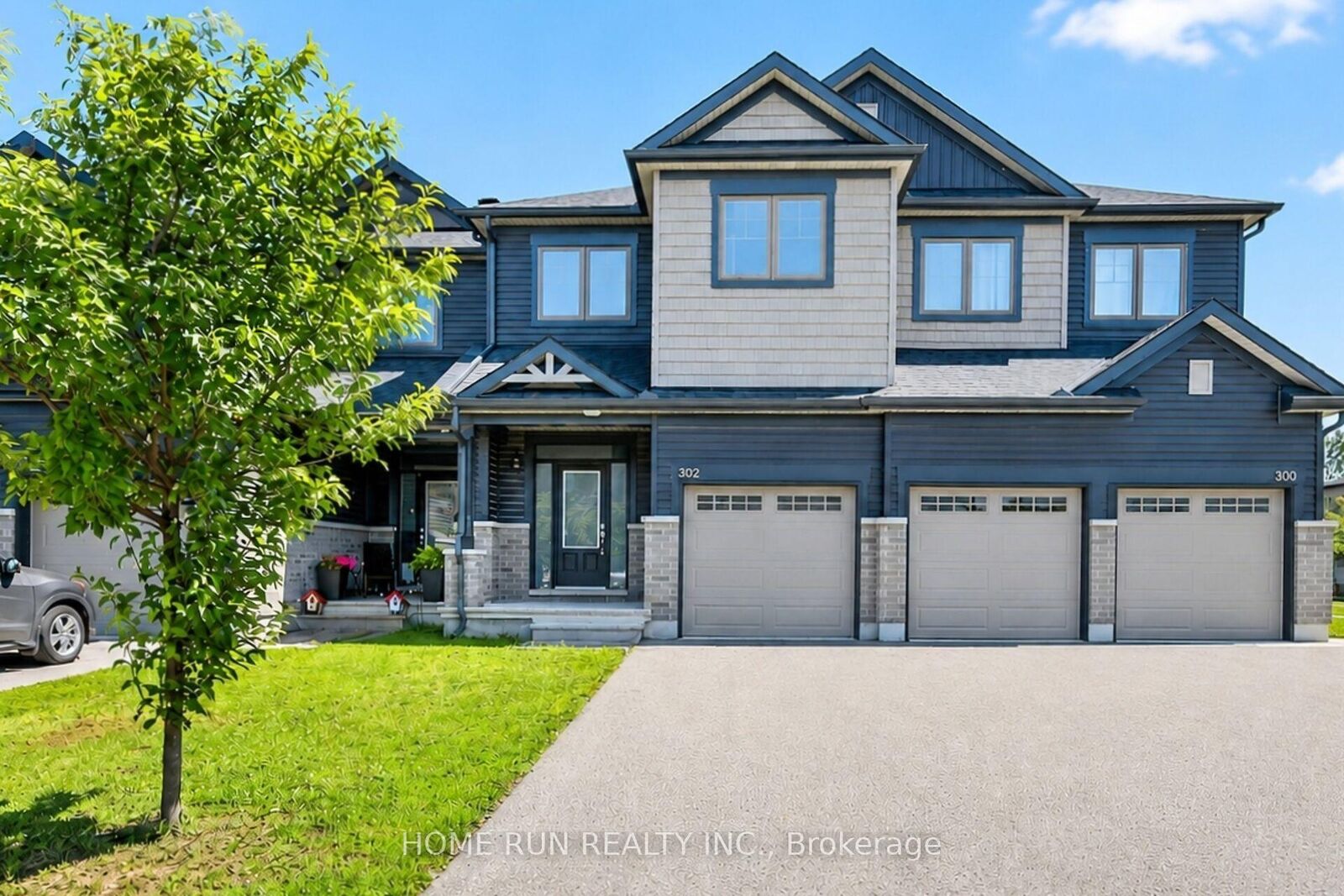 Property Photo: 302 Grackle Street ON K1X 0G7