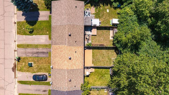 Property Photo: 36 Northbrook Road ON K8H 3N5