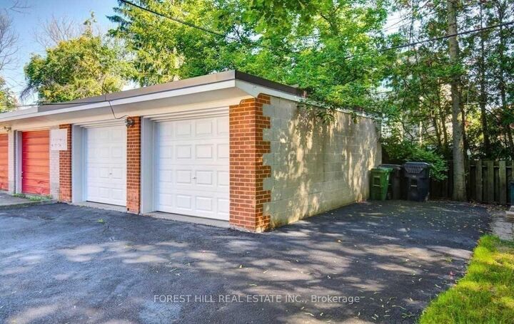 Property Photo: 19 Charlemagne Drive Lower ON M2N 4H7