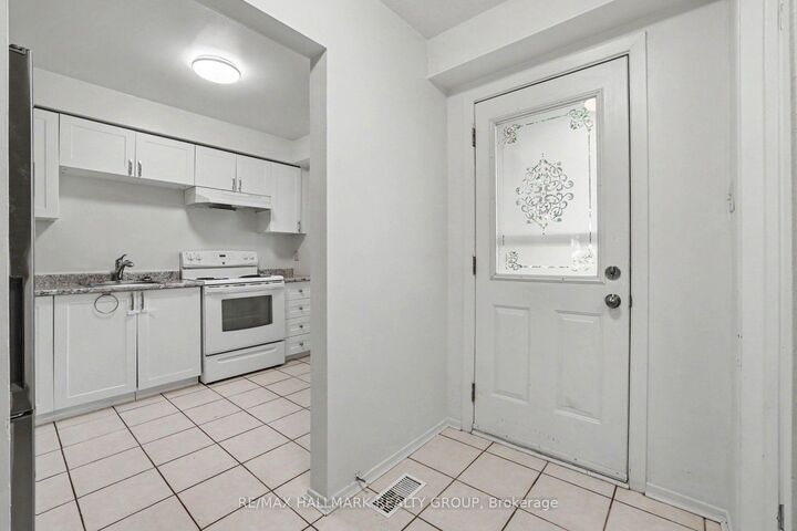 Property Photo:  32A Sonnet Crescent 18  ON K2H 8W7 