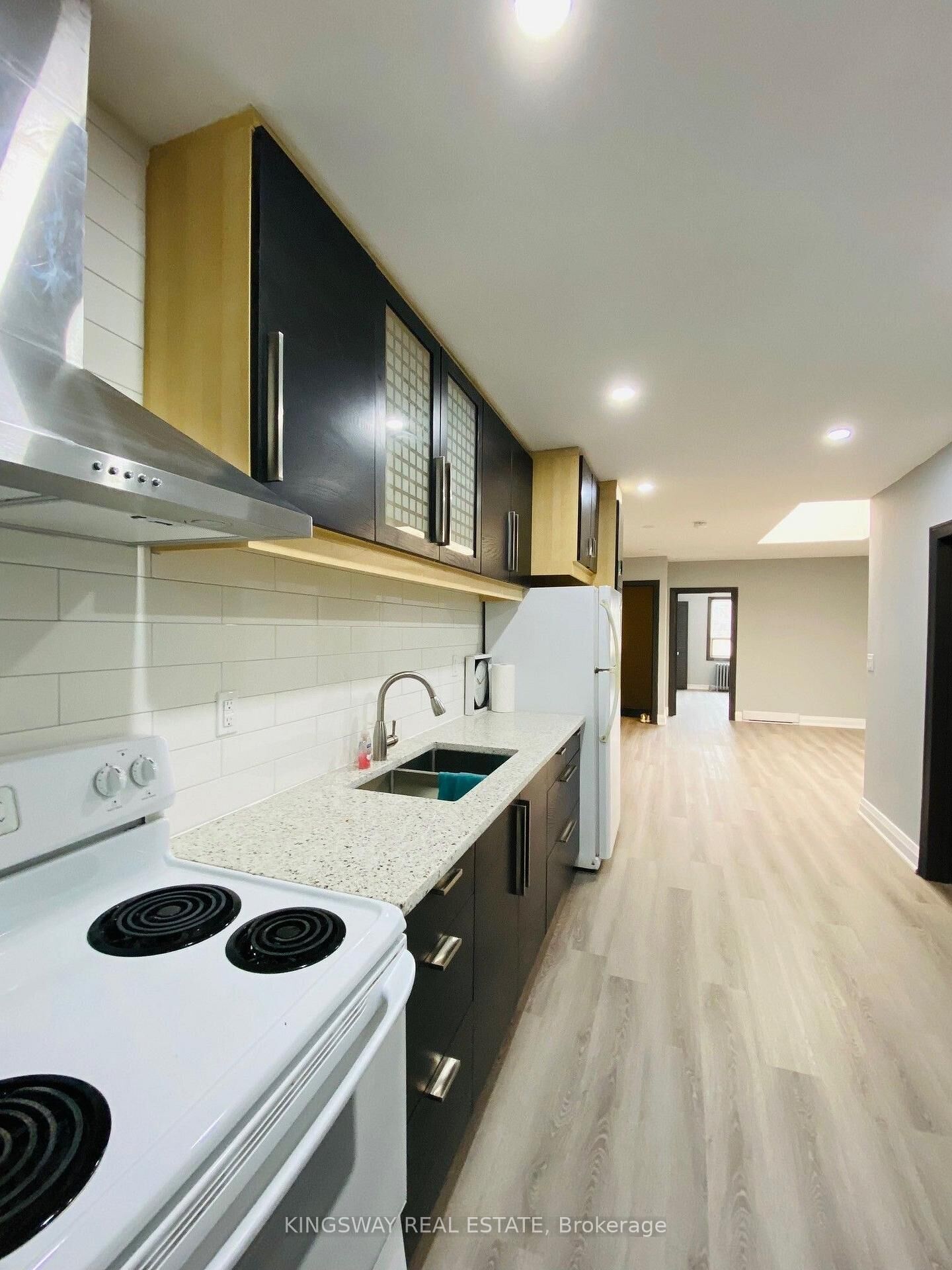 Property Photo: 769 The Queensway N/A 1 ON M8Z 1N1