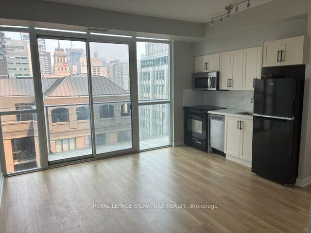 Property Photo:  126 Simcoe Street 1707  ON M5H 4E6 