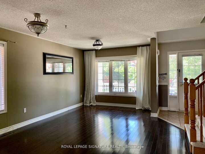 Property Photo: 3173 High Springs Crescent ON L5B 4G6